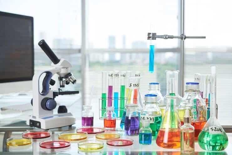 Produtos Químicos Essenciais para Indústrias e Comércio